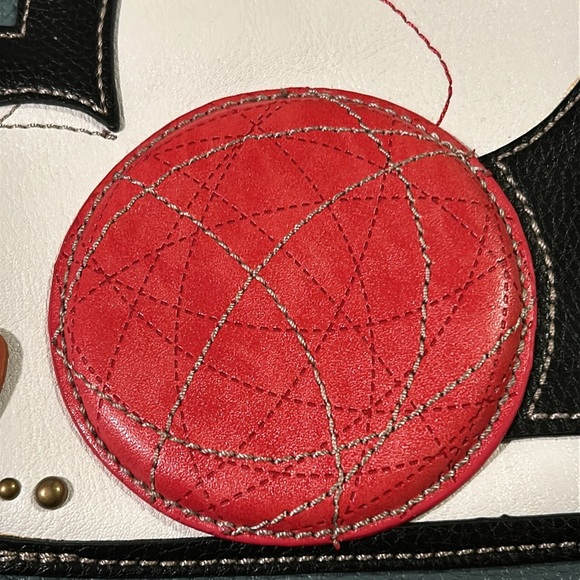 Chala cat tote - black white cat with ball of yarn - fish keychain attached - Picture 5 of 16